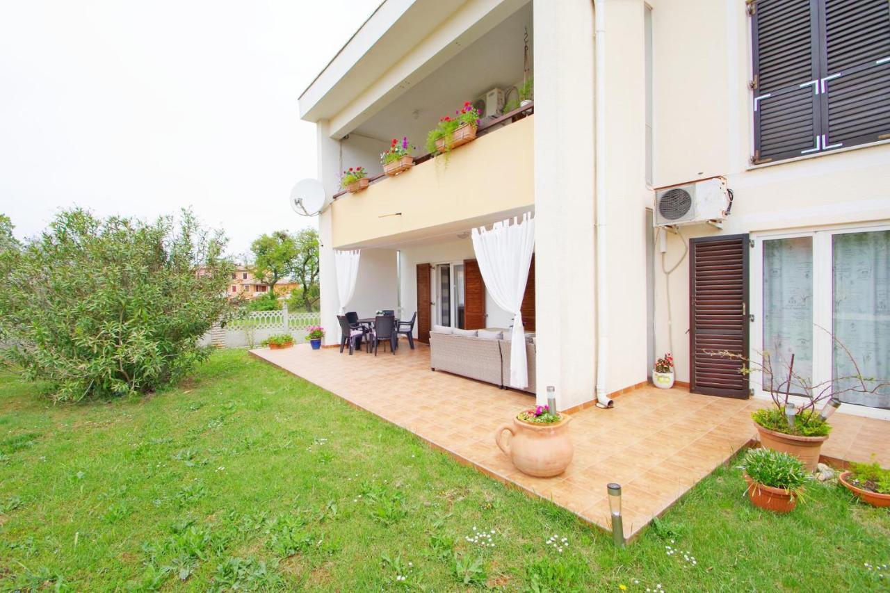 Apartment Suzi Valdebek Pula Exterior photo